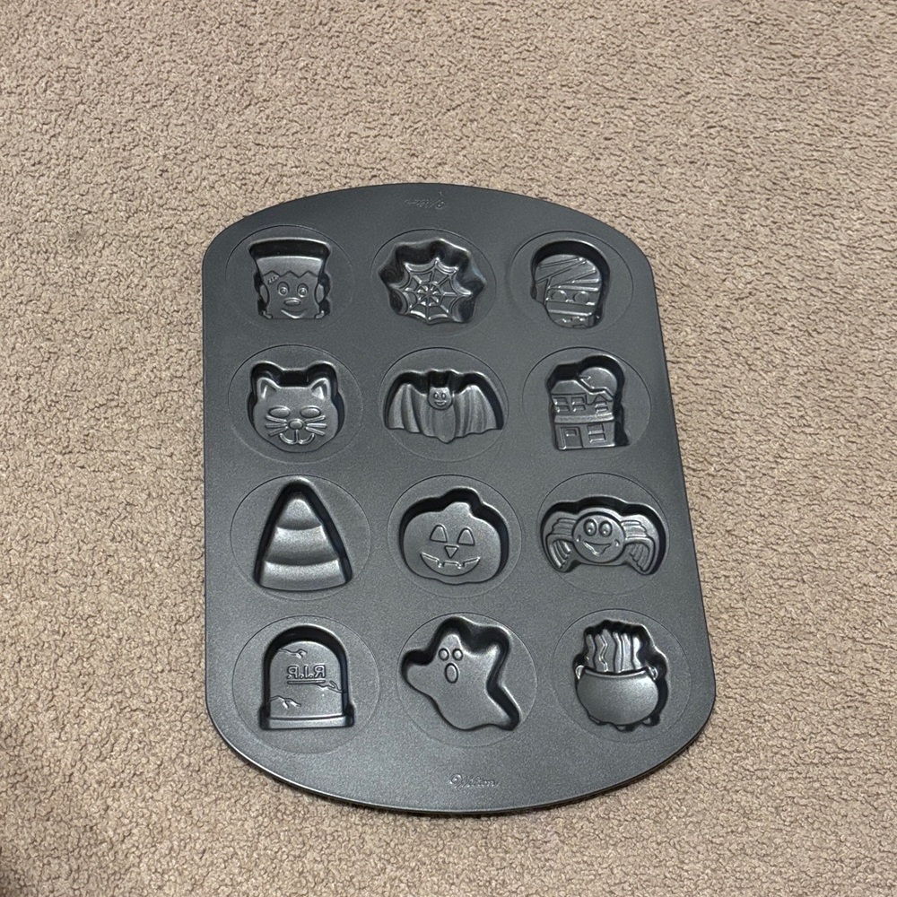 Wilton Black Halloween Cookie Pan